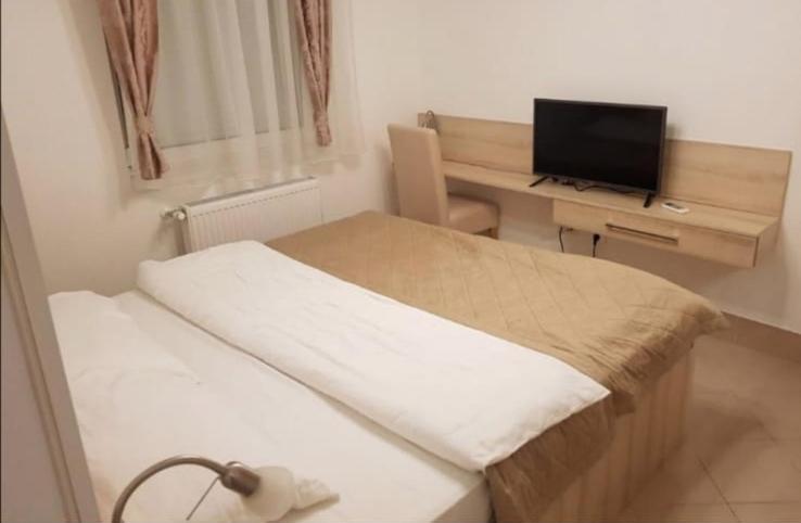 Royalwings Apartman Jagodina Esterno foto
