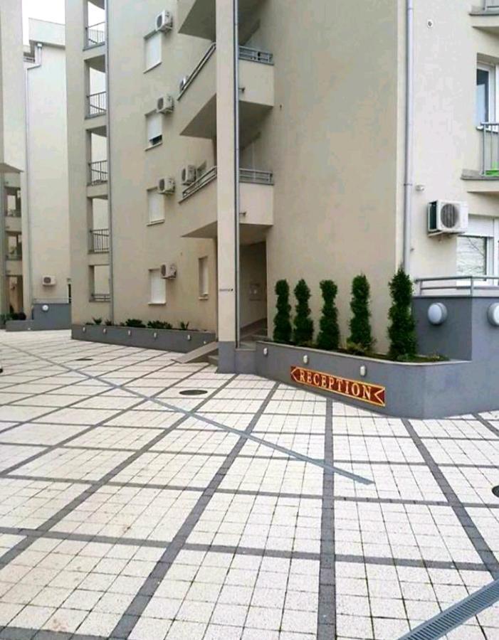 Royalwings Apartman Jagodina Esterno foto