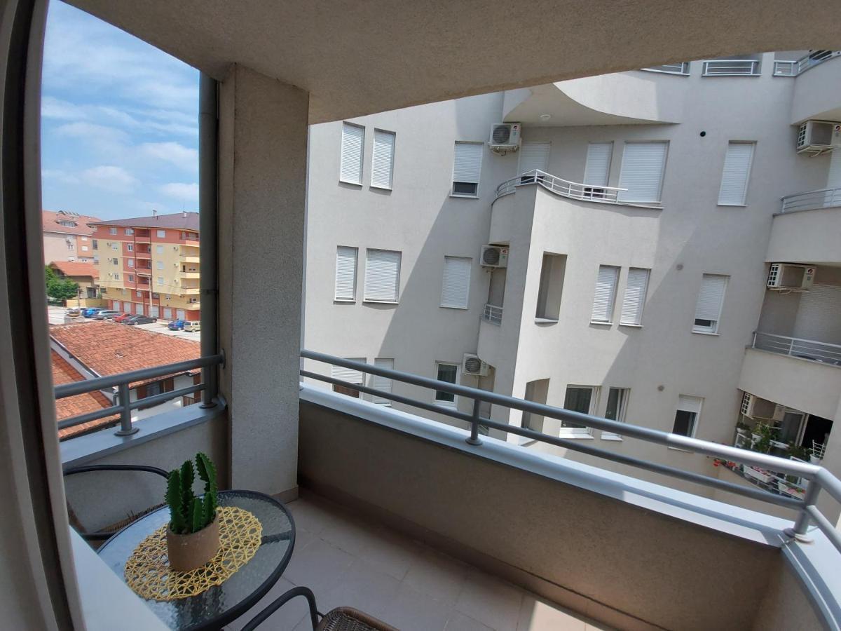 Royalwings Apartman Jagodina Esterno foto