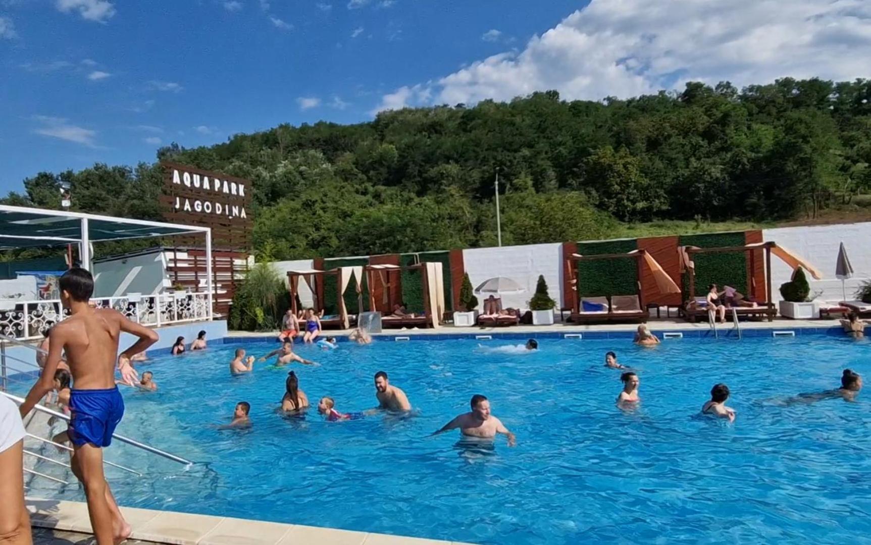 Royalwings Apartman Jagodina Esterno foto